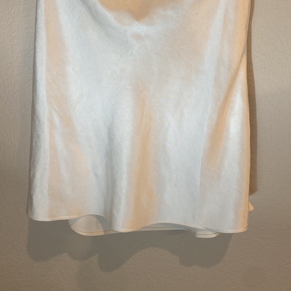 OntWelfth Silk white tank top size medium - Picture 3 of 8